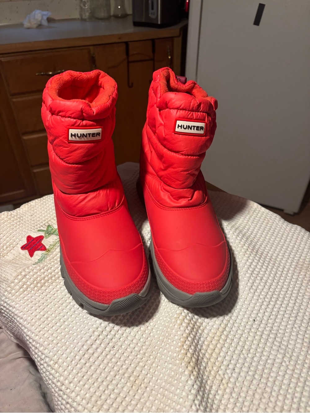 Hunter women’s Red Insulated Winter Boots size10